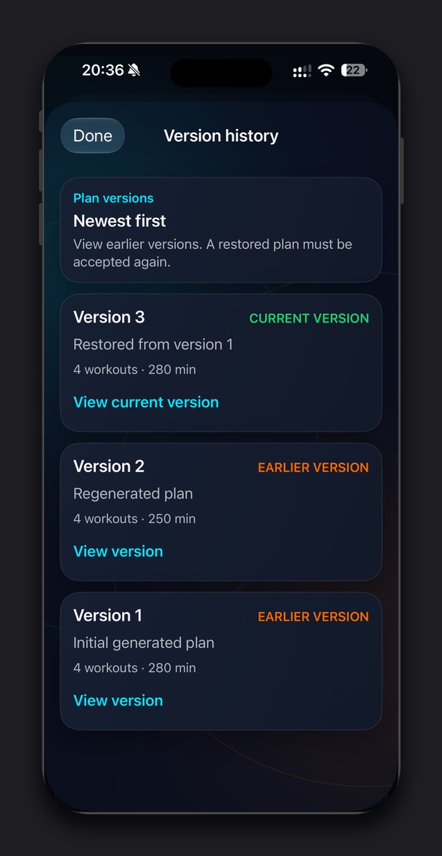 Kestivo Weekly Plan version history showing versions 1, 2 and 3, including a current version restored from version 1.